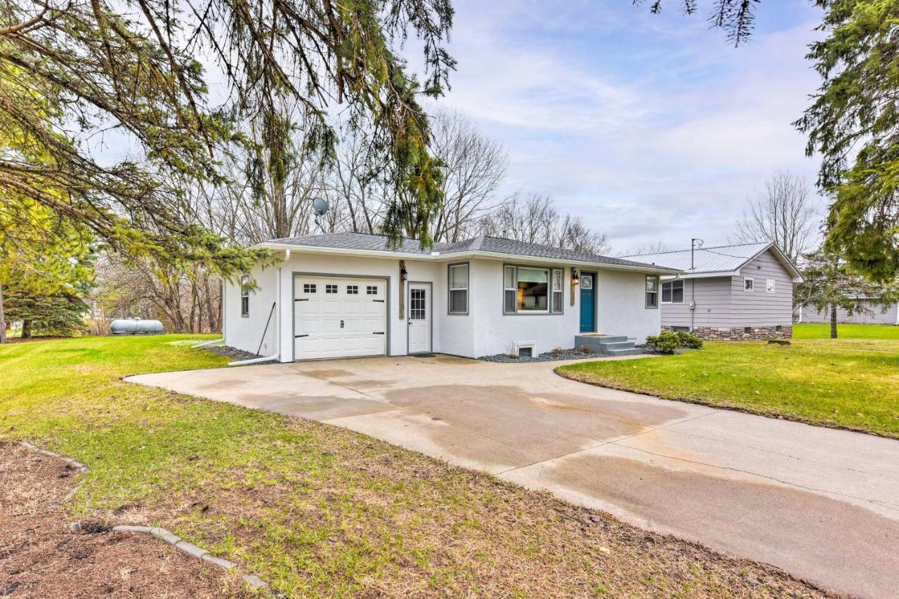 Charming Retreat With Deck - Walk To Lake Pepin エクステリア 写真